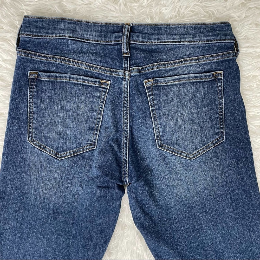 Banana Republic Girlfriend Jeans Distressed Raw Hem Dark Wash Women’s 28L - Picture 9 of 12